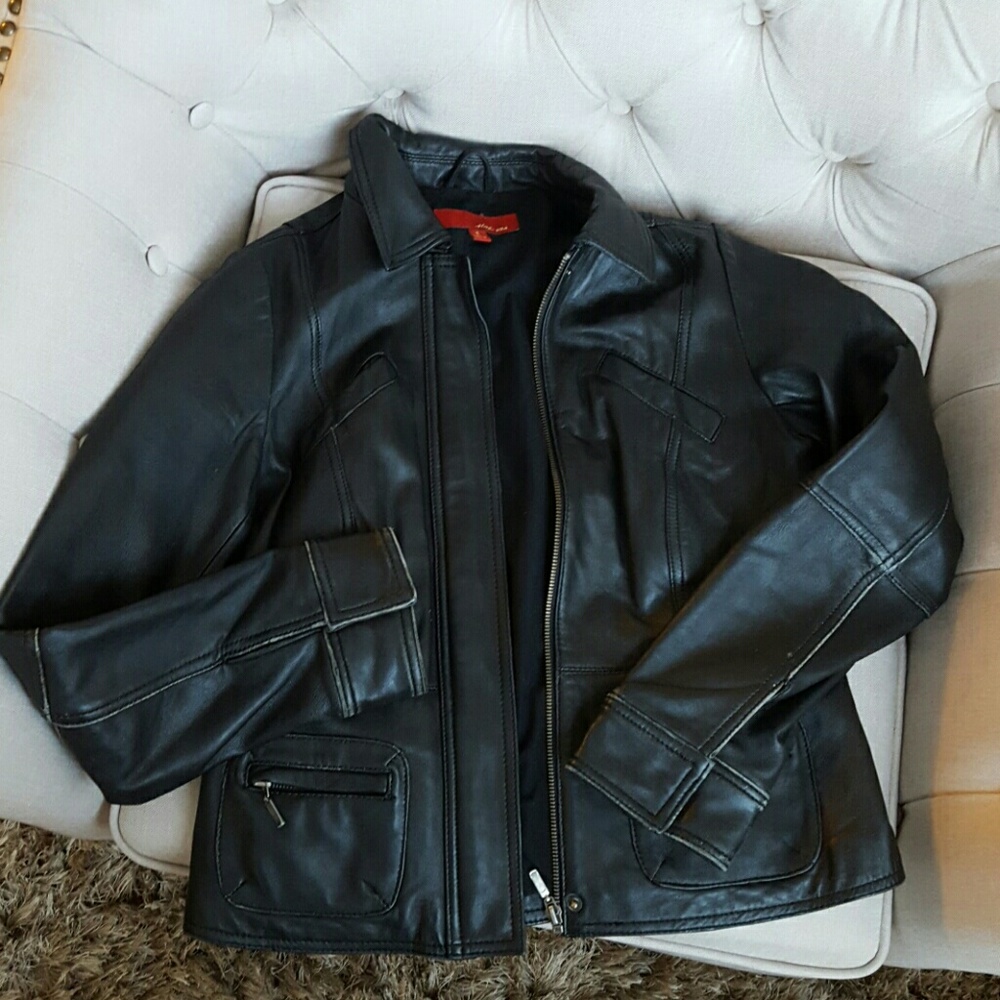 Women's genuine leather jacket small